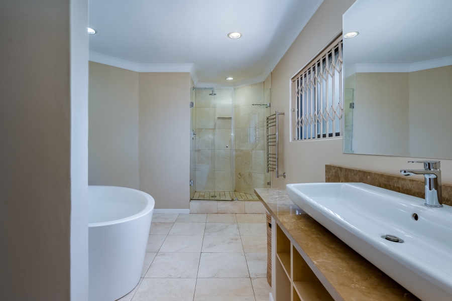 4 Bedroom Property for Sale in La Concorde Western Cape